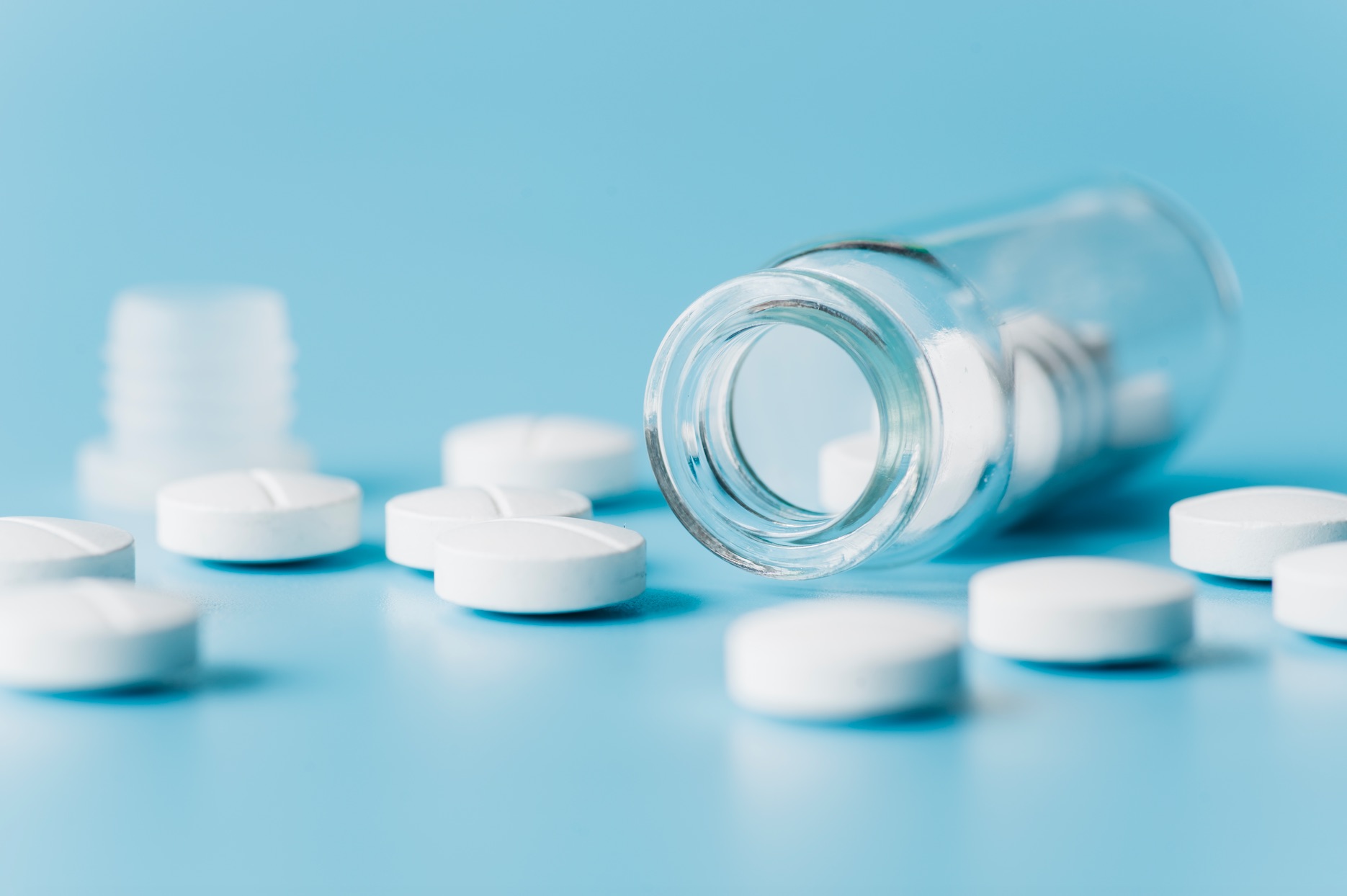 Kişilerin Hayatını Sağlığını Tehlikeye Sokacak Biçimde İlaç Yapma Satma