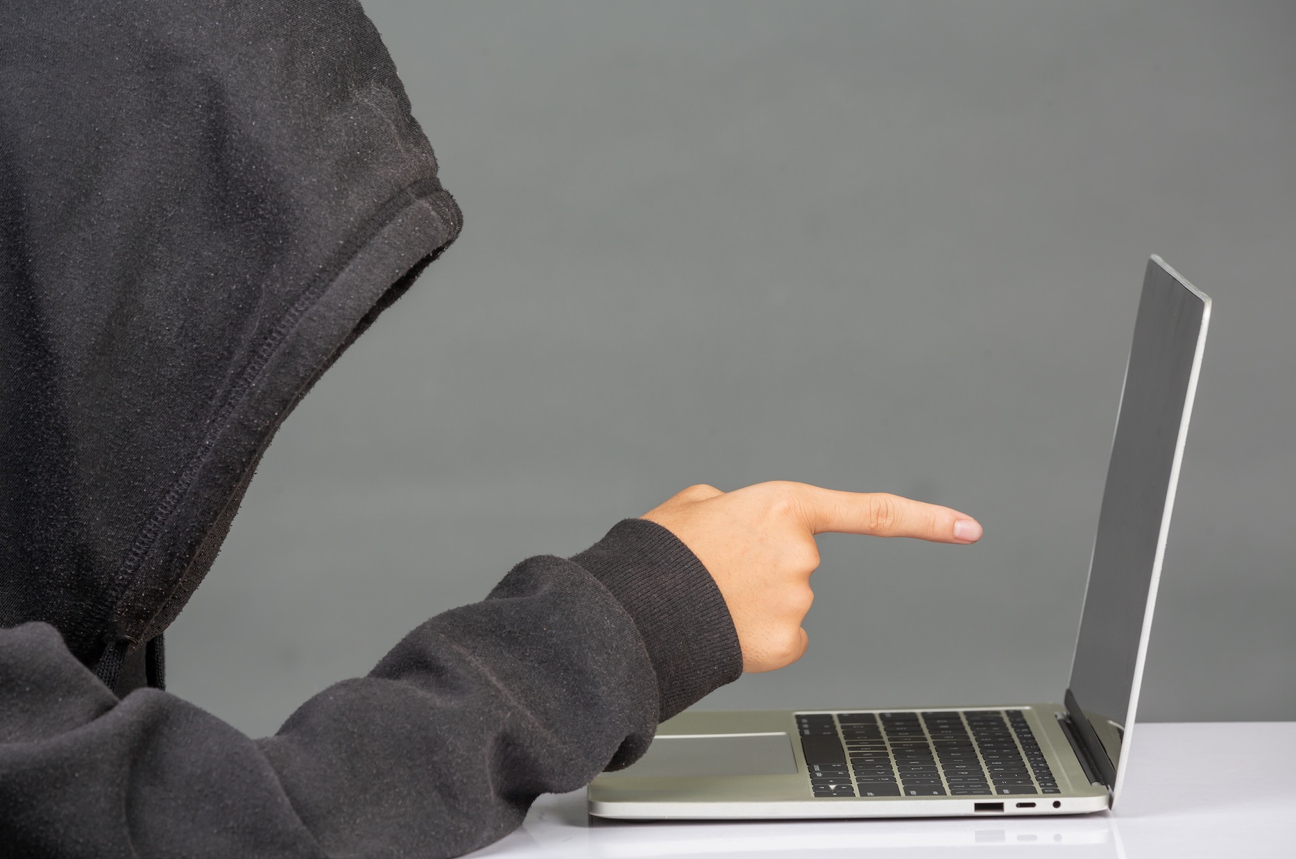 Bilişim Sistemini Engelleme Bozma Değiştirme Verileri Yok Etme Suçu